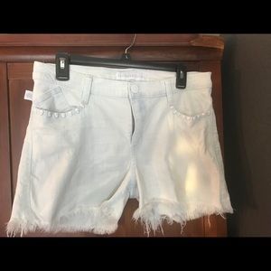 Rock and Republic white shorts with skull details